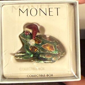 Monet Festive Frog box with Green and Red Accents